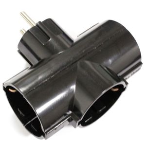 Multiplicador de clavija enchufe schuko triple de color negro