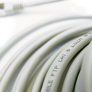 Cable de red ethernet RJ45 LSHF FTP Cat.6 gris 1m